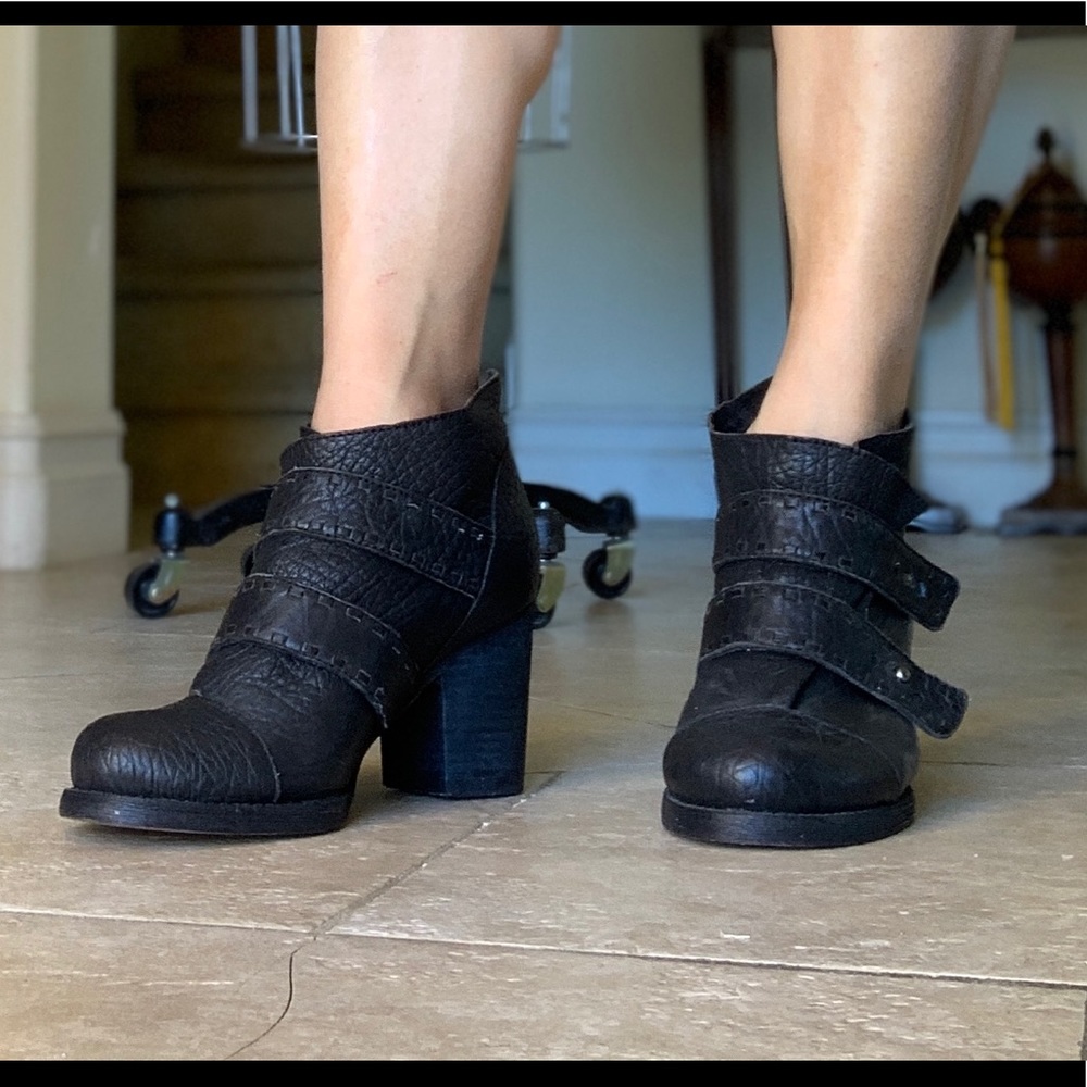 Leather casual Joe’s Ankle bootie